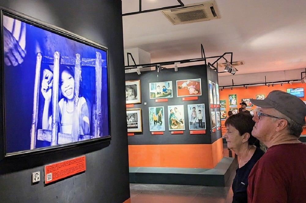 The second floor exhibition consists of 66 photos, 20 documents and 153 artifacts